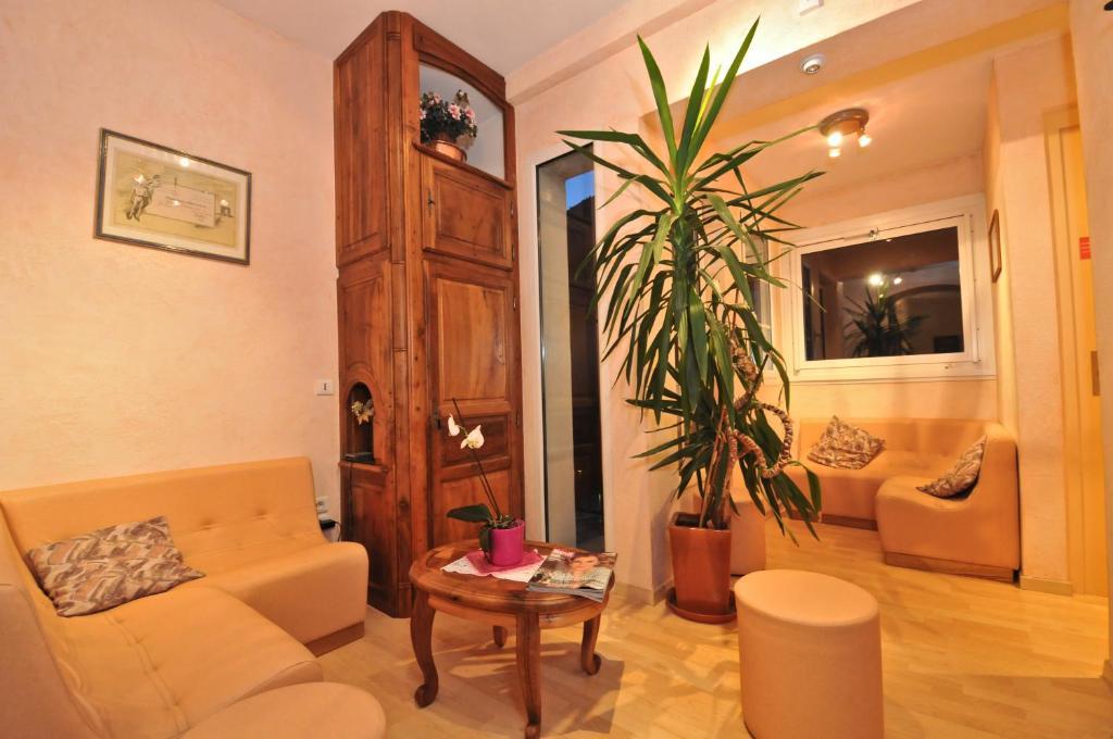 Hotel La Montagne Fleurie Barèges Esterno foto